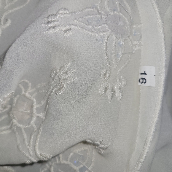 Unmarked Ethnic Embroidered Tunic - Picture 11 of 11